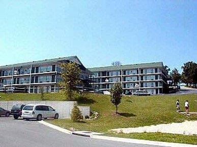 Surrey Inn Бренсон Екстер'єр фото